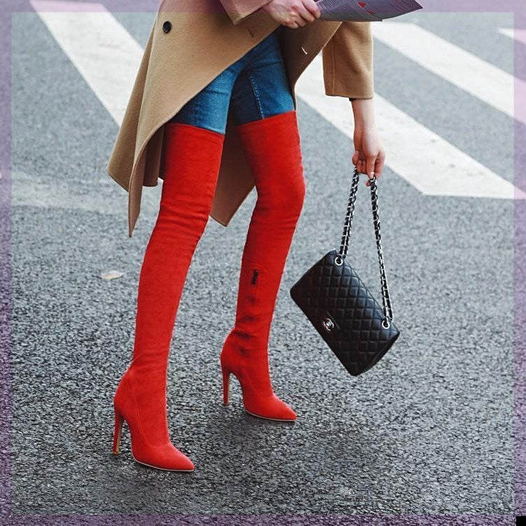 Damen Stretch-Stiefel über dem Knie – Big Red Edition
